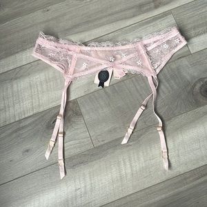 NWT Victoria Secret Lingerie 💕